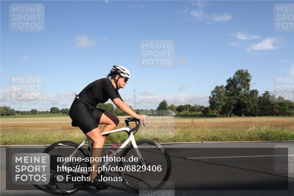 25.08.2024 - Elbe Triathlon Hamburg Fuchs,  Jonas http://msf.ph/oto/6829406 25.08.2024 09:08:54 Radfahren 205, 266, 179, 208, 110, 283, 84, 56 meine-sportfotos.de