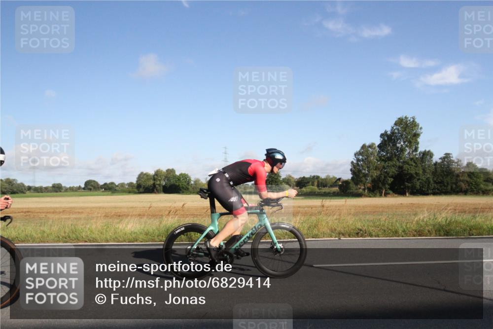 25.08.2024 - Elbe Triathlon Hamburg Fuchs,  Jonas http://msf.ph/oto/6829414 25.08.2024 09:09:00 Radfahren 110, 283, 84, 56, 209, 241, 310 meine-sportfotos.de
