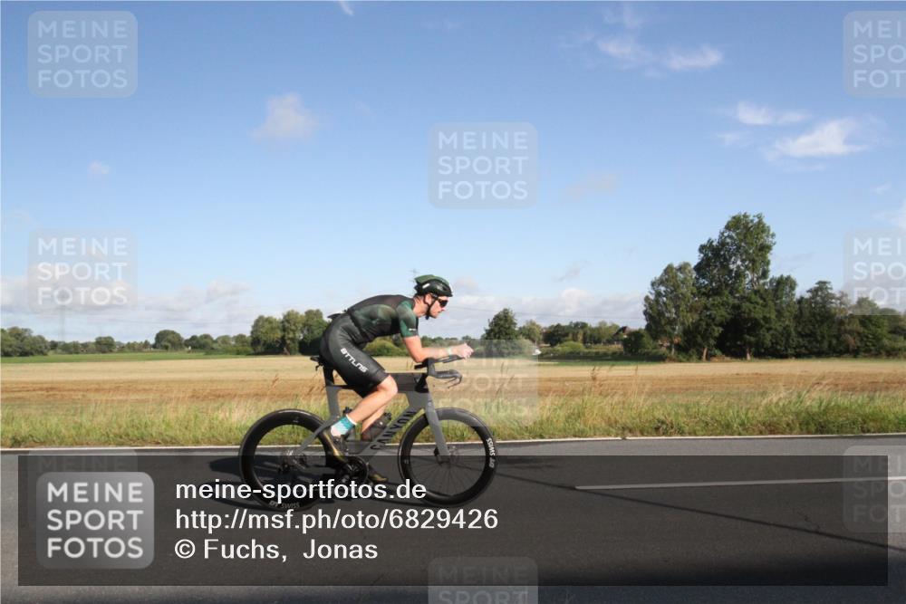 25.08.2024 - Elbe Triathlon Hamburg Fuchs,  Jonas http://msf.ph/oto/6829426 25.08.2024 09:09:03 Radfahren 84, 56, 209, 241, 310, 278 meine-sportfotos.de