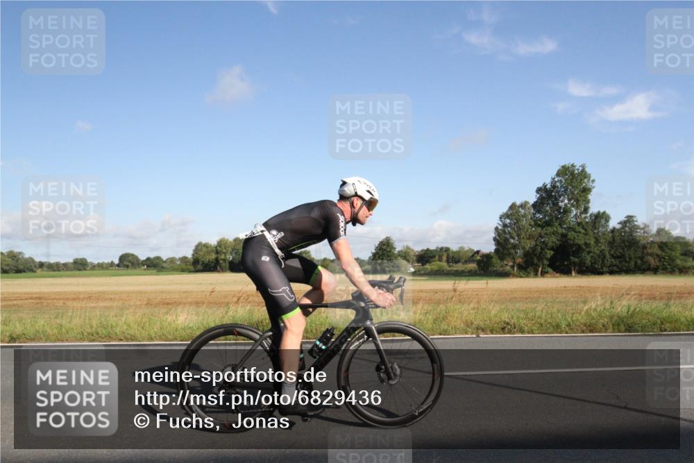 25.08.2024 - Elbe Triathlon Hamburg Fuchs,  Jonas http://msf.ph/oto/6829436 25.08.2024 09:09:08 Radfahren 209, 241, 310, 278, 161, 105 meine-sportfotos.de