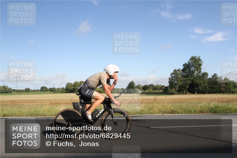 25.08.2024 - Elbe Triathlon Hamburg Fuchs,  Jonas http://msf.ph/oto/6829445 25.08.2024 09:09:13 Radfahren 278, 161, 105, 142, 261 meine-sportfotos.de