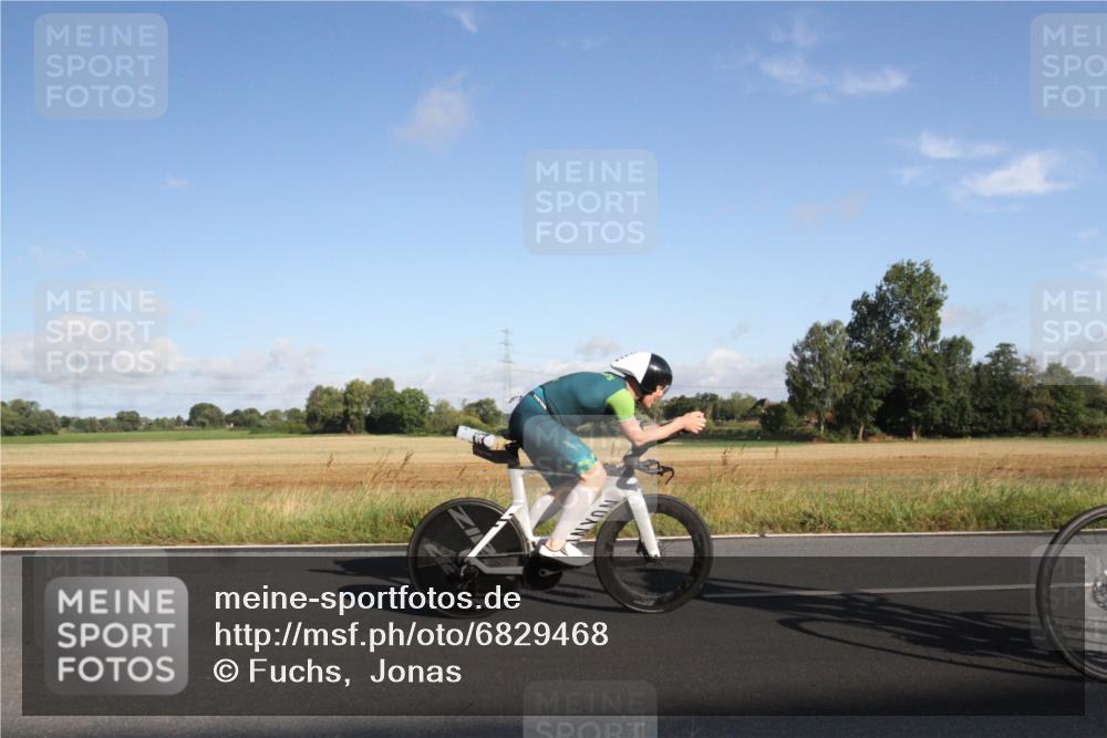 25.08.2024 - Elbe Triathlon Hamburg Fuchs,  Jonas http://msf.ph/oto/6829468 25.08.2024 09:09:23 Radfahren 261, 121, 141, 46, 303, 198 meine-sportfotos.de