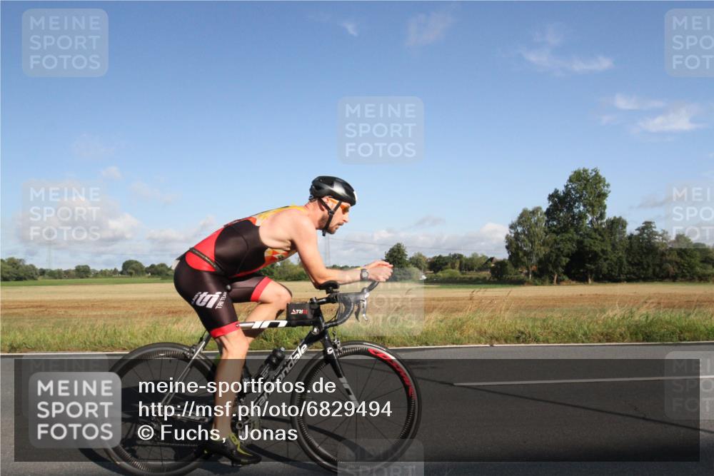 25.08.2024 - Elbe Triathlon Hamburg Fuchs,  Jonas http://msf.ph/oto/6829494 25.08.2024 09:09:59 Radfahren 45, 76, 202 meine-sportfotos.de