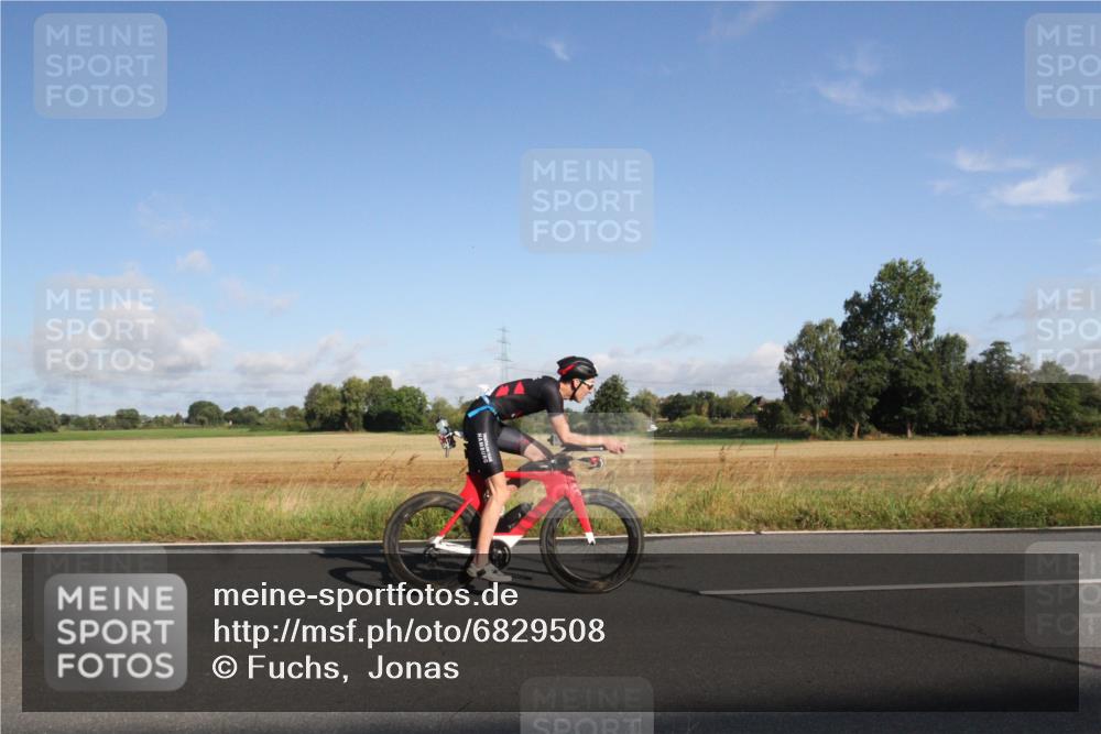 25.08.2024 - Elbe Triathlon Hamburg Fuchs,  Jonas http://msf.ph/oto/6829508 25.08.2024 09:10:09 Radfahren 202, 95, 166, 64, 248, 60 meine-sportfotos.de
