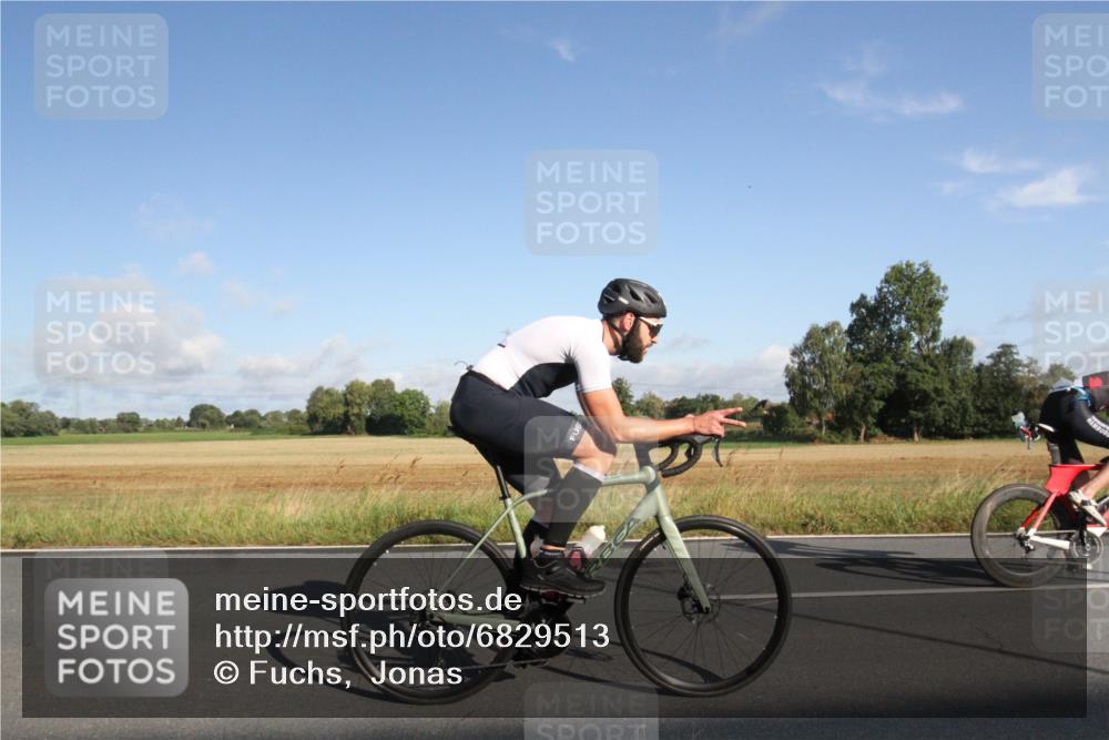 25.08.2024 - Elbe Triathlon Hamburg Fuchs,  Jonas http://msf.ph/oto/6829513 25.08.2024 09:10:09 Radfahren 202, 95, 166, 64, 248, 60 meine-sportfotos.de