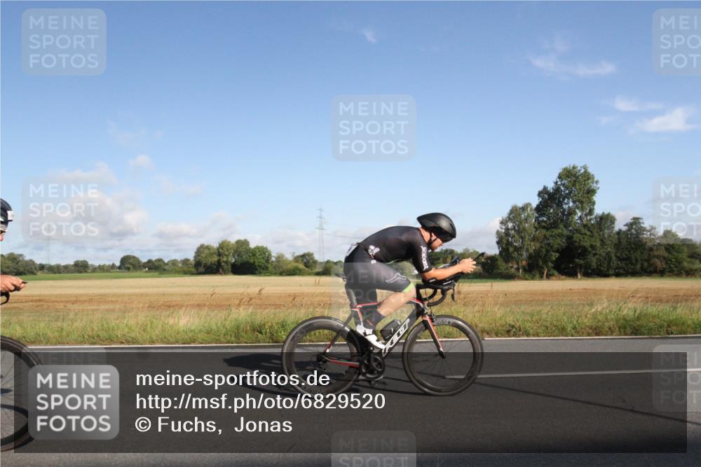 25.08.2024 - Elbe Triathlon Hamburg Fuchs,  Jonas http://msf.ph/oto/6829520 25.08.2024 09:10:20 Radfahren 35, 158, 258 meine-sportfotos.de