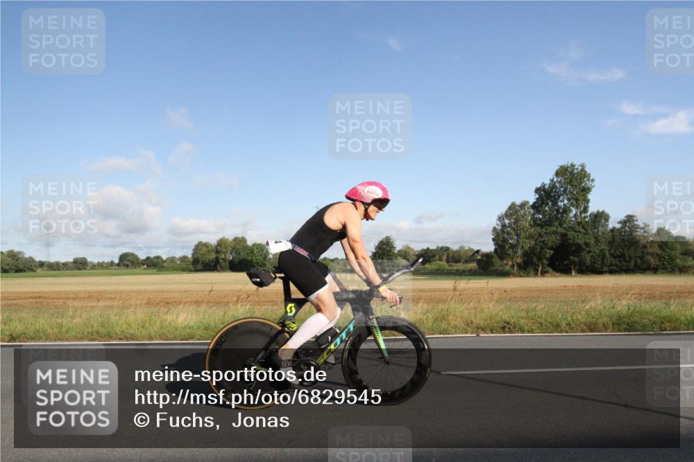 25.08.2024 - Elbe Triathlon Hamburg Fuchs,  Jonas http://msf.ph/oto/6829545 25.08.2024 09:10:46 Radfahren 309, 122, 74, 230, 77 meine-sportfotos.de