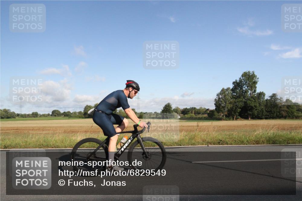 25.08.2024 - Elbe Triathlon Hamburg Fuchs,  Jonas http://msf.ph/oto/6829549 25.08.2024 09:10:48 Radfahren 309, 122, 74, 230, 77 meine-sportfotos.de