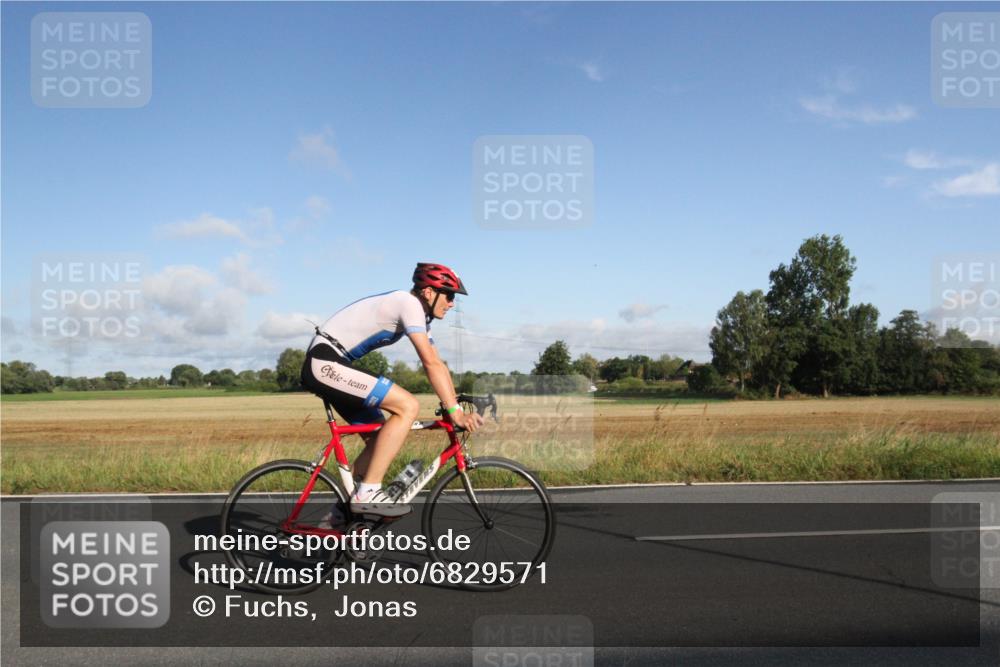 25.08.2024 - Elbe Triathlon Hamburg Fuchs,  Jonas http://msf.ph/oto/6829571 25.08.2024 09:11:02 Radfahren 238, 97, 284, 210 meine-sportfotos.de