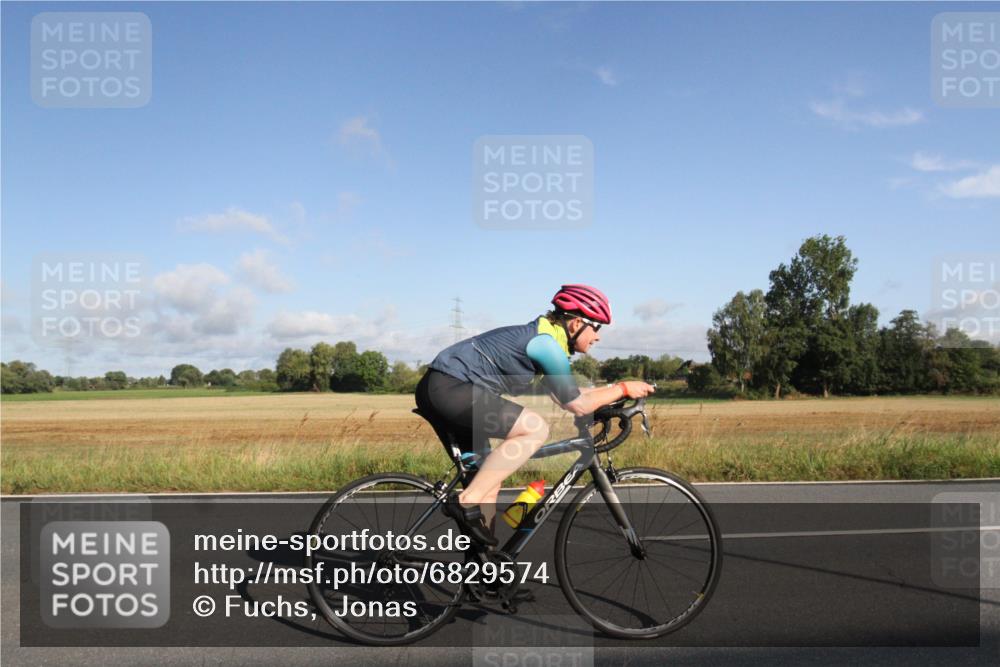 25.08.2024 - Elbe Triathlon Hamburg Fuchs,  Jonas http://msf.ph/oto/6829574 25.08.2024 09:11:12 Radfahren 134, 270, 47 meine-sportfotos.de