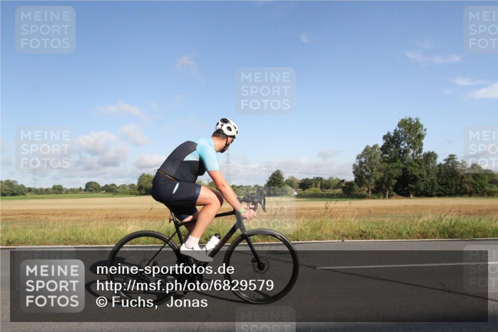 25.08.2024 - Elbe Triathlon Hamburg Fuchs,  Jonas http://msf.ph/oto/6829579 25.08.2024 09:11:15 Radfahren 134, 270, 47 meine-sportfotos.de