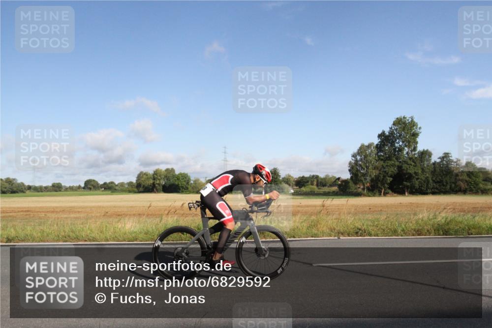 25.08.2024 - Elbe Triathlon Hamburg Fuchs,  Jonas http://msf.ph/oto/6829592 25.08.2024 09:11:28 Radfahren 318, 226, 58, 282 meine-sportfotos.de