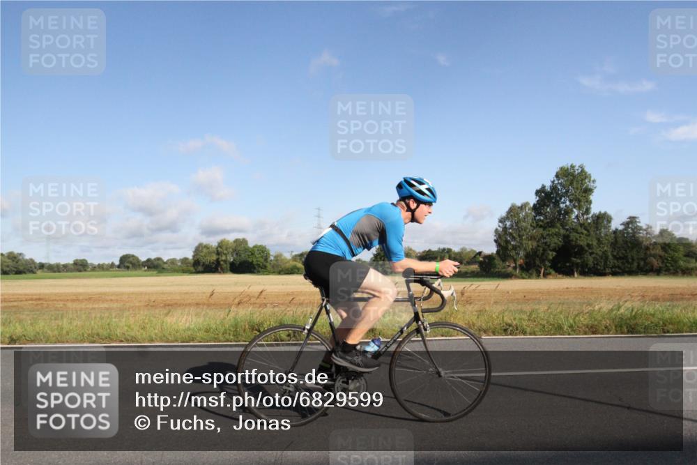 25.08.2024 - Elbe Triathlon Hamburg Fuchs,  Jonas http://msf.ph/oto/6829599 25.08.2024 09:11:33 Radfahren 58, 282, 61, 293, 193 meine-sportfotos.de