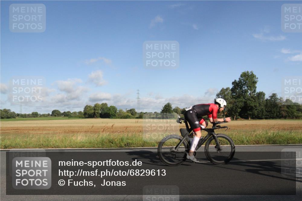 25.08.2024 - Elbe Triathlon Hamburg Fuchs,  Jonas http://msf.ph/oto/6829613 25.08.2024 09:11:41 Radfahren 61, 293, 193, 87, 52, 157, 252 meine-sportfotos.de