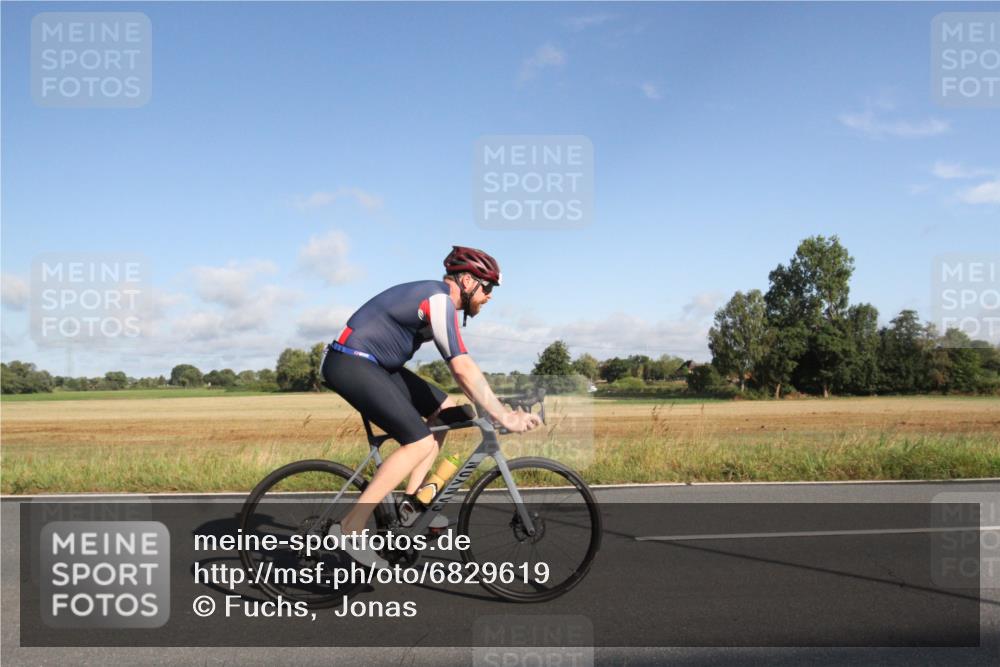 25.08.2024 - Elbe Triathlon Hamburg Fuchs,  Jonas http://msf.ph/oto/6829619 25.08.2024 09:11:45 Radfahren 87, 52, 157, 252, 168, 235 meine-sportfotos.de