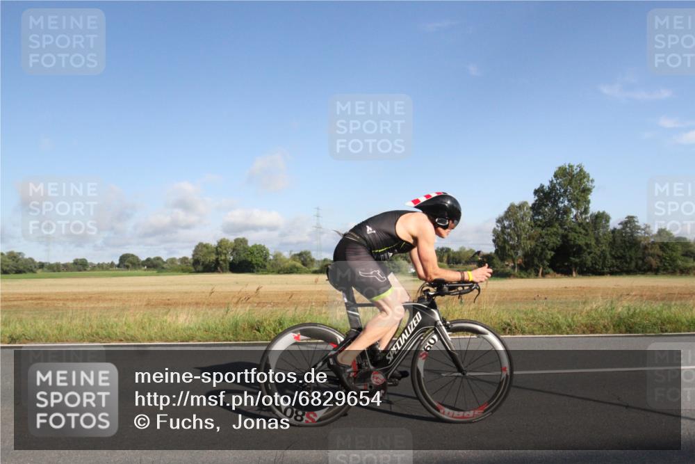 25.08.2024 - Elbe Triathlon Hamburg Fuchs,  Jonas http://msf.ph/oto/6829654 25.08.2024 09:12:10 Radfahren 135, 83, 185, 182 meine-sportfotos.de