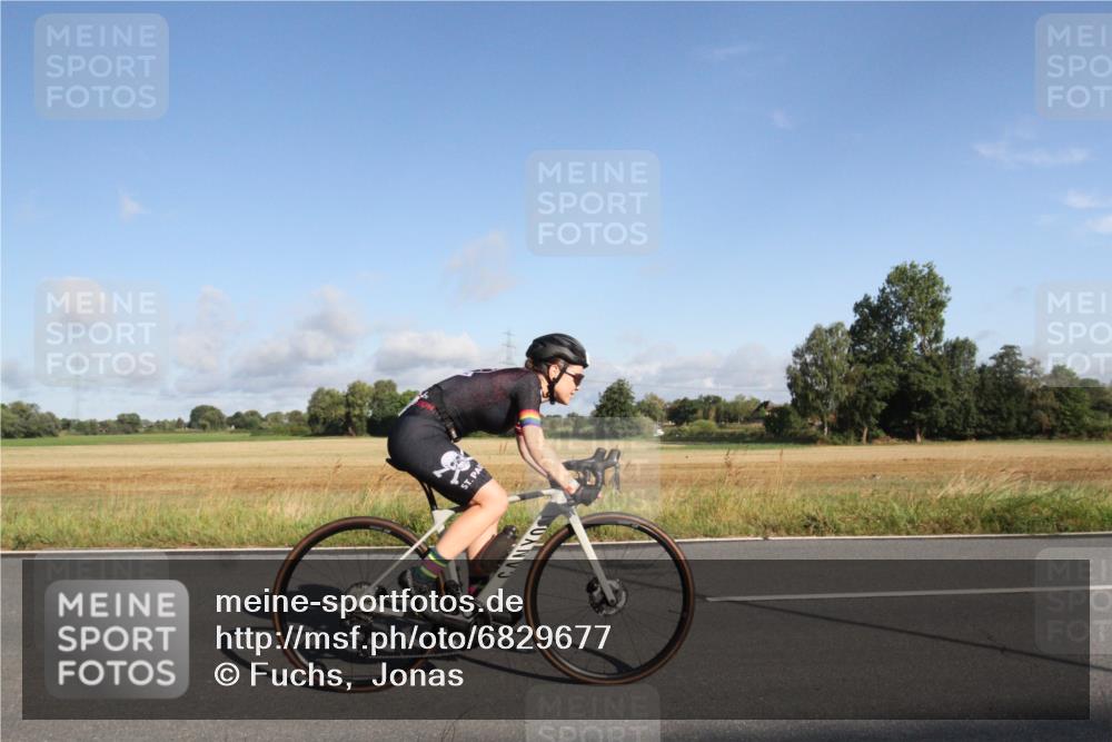 25.08.2024 - Elbe Triathlon Hamburg Fuchs,  Jonas http://msf.ph/oto/6829677 25.08.2024 09:12:28 Radfahren 152, 215, 150, 165 meine-sportfotos.de