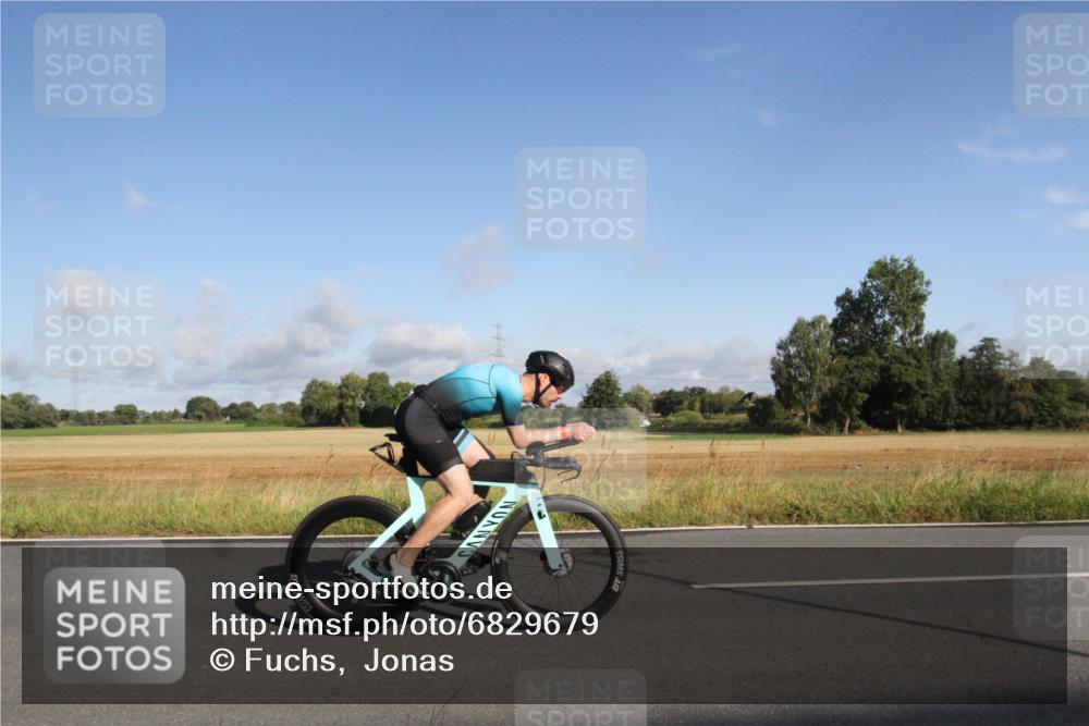 25.08.2024 - Elbe Triathlon Hamburg Fuchs,  Jonas http://msf.ph/oto/6829679 25.08.2024 09:12:30 Radfahren 215, 150, 165, 233, 54 meine-sportfotos.de
