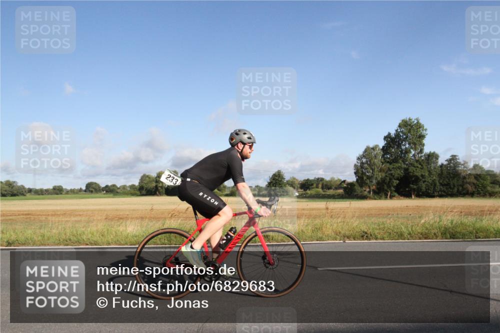 25.08.2024 - Elbe Triathlon Hamburg Fuchs,  Jonas http://msf.ph/oto/6829683 25.08.2024 09:12:34 Radfahren 150, 165, 233, 54 meine-sportfotos.de