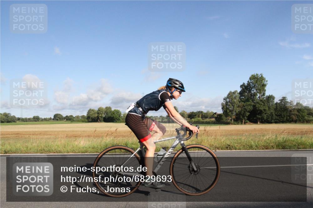 25.08.2024 - Elbe Triathlon Hamburg Fuchs,  Jonas http://msf.ph/oto/6829693 25.08.2024 09:12:46 Radfahren 290, 154 meine-sportfotos.de