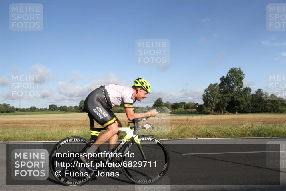 25.08.2024 - Elbe Triathlon Hamburg Fuchs,  Jonas http://msf.ph/oto/6829711 25.08.2024 09:13:14 Radfahren 41, 69 meine-sportfotos.de