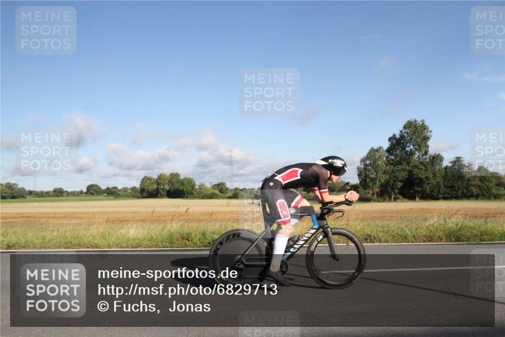 25.08.2024 - Elbe Triathlon Hamburg Fuchs,  Jonas http://msf.ph/oto/6829713 25.08.2024 09:13:23 Radfahren 65, 251 meine-sportfotos.de