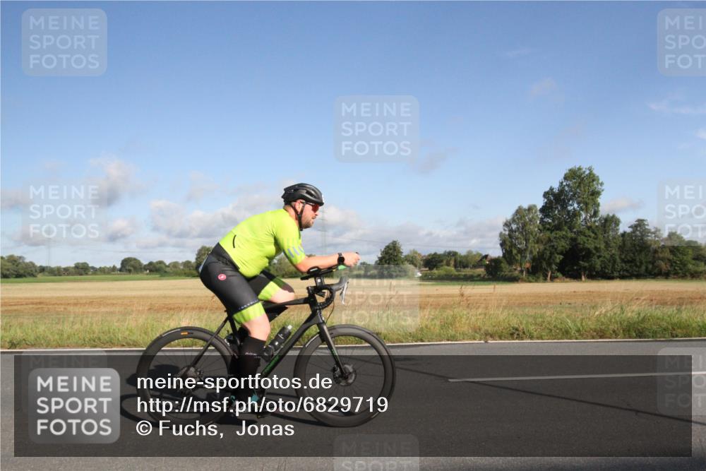 25.08.2024 - Elbe Triathlon Hamburg Fuchs,  Jonas http://msf.ph/oto/6829719 25.08.2024 09:13:24 Radfahren 65, 251 meine-sportfotos.de