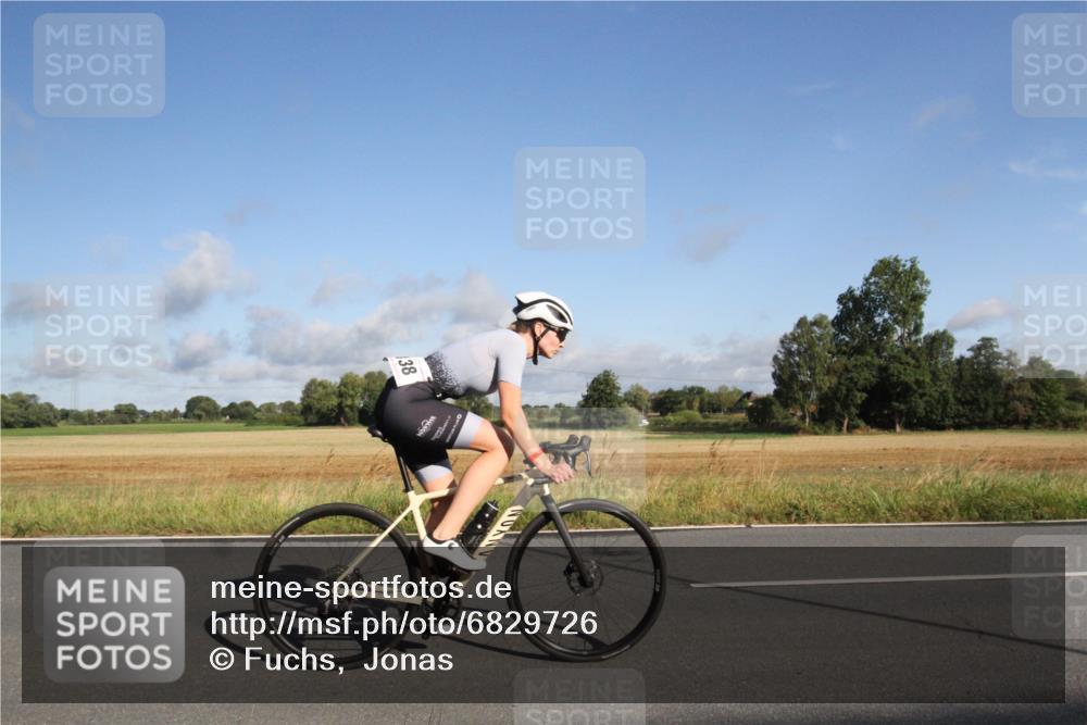 25.08.2024 - Elbe Triathlon Hamburg Fuchs,  Jonas http://msf.ph/oto/6829726 25.08.2024 09:13:37 Radfahren 124, 138, 55 meine-sportfotos.de