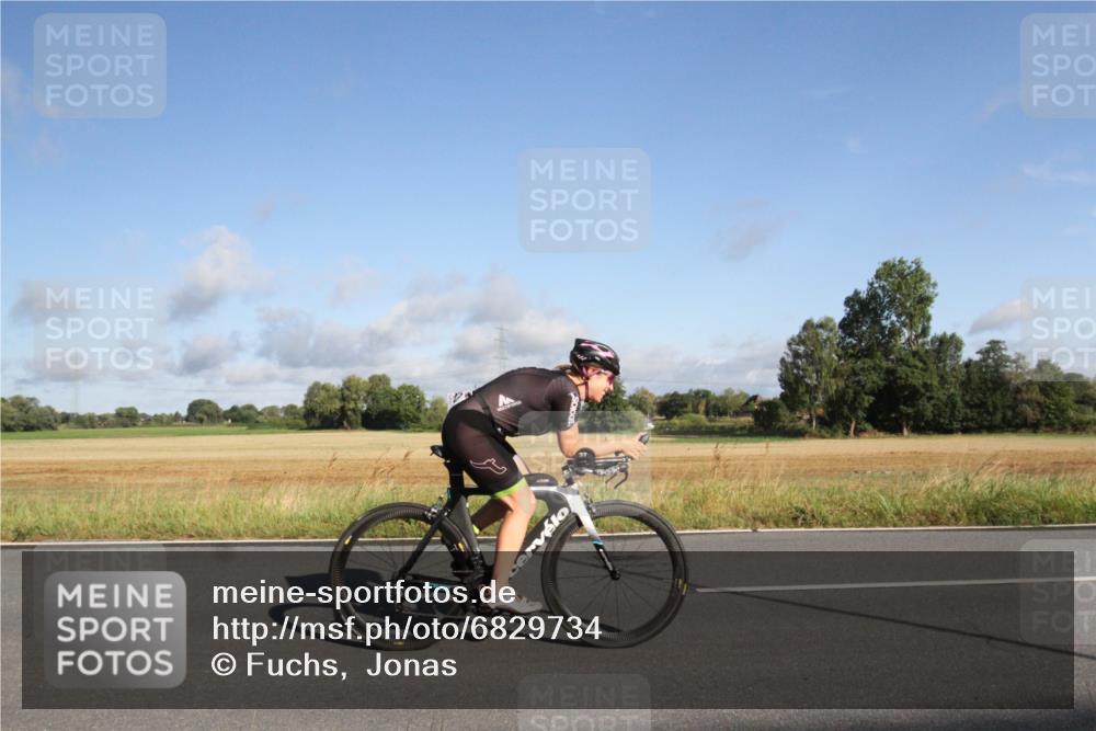 25.08.2024 - Elbe Triathlon Hamburg Fuchs,  Jonas http://msf.ph/oto/6829734 25.08.2024 09:13:44 Radfahren 138, 55, 143 meine-sportfotos.de