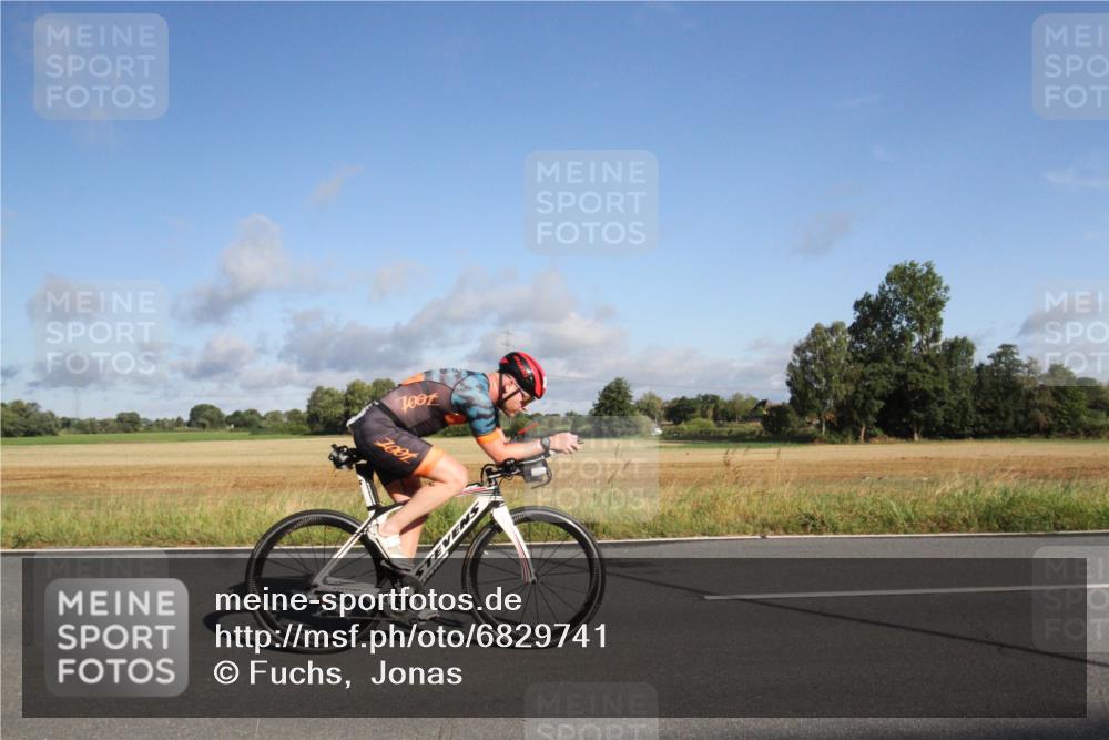 25.08.2024 - Elbe Triathlon Hamburg Fuchs,  Jonas http://msf.ph/oto/6829741 25.08.2024 09:14:01 Radfahren 286, 33, 317, 137 meine-sportfotos.de