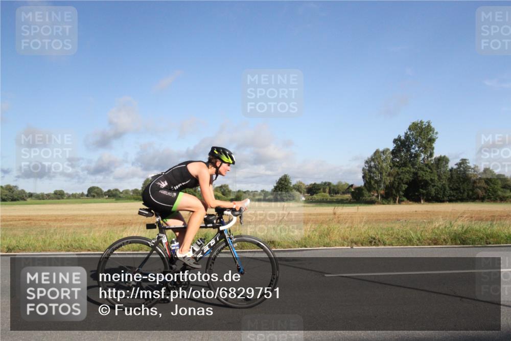 25.08.2024 - Elbe Triathlon Hamburg Fuchs,  Jonas http://msf.ph/oto/6829751 25.08.2024 09:14:08 Radfahren 317, 137, 114, 163, 385, 271, 305 meine-sportfotos.de