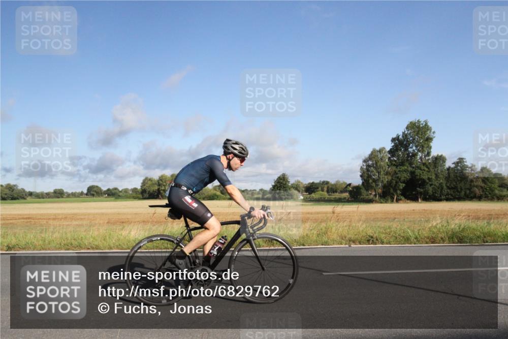 25.08.2024 - Elbe Triathlon Hamburg Fuchs,  Jonas http://msf.ph/oto/6829762 25.08.2024 09:14:13 Radfahren 137, 114, 163, 385, 271, 305, 175 meine-sportfotos.de