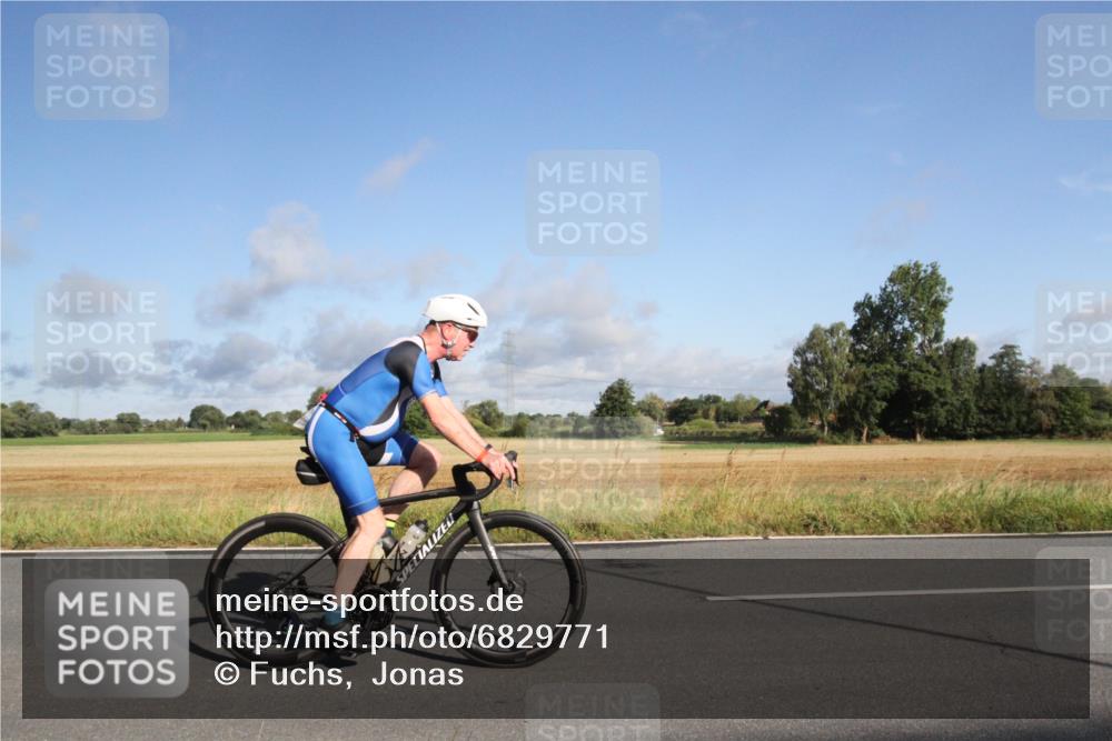 25.08.2024 - Elbe Triathlon Hamburg Fuchs,  Jonas http://msf.ph/oto/6829771 25.08.2024 09:14:16 Radfahren 163, 385, 271, 305, 175 meine-sportfotos.de