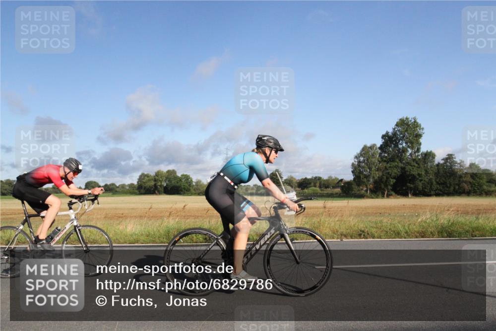 25.08.2024 - Elbe Triathlon Hamburg Fuchs,  Jonas http://msf.ph/oto/6829786 25.08.2024 09:14:31 Radfahren 90, 136, 403, 250 meine-sportfotos.de