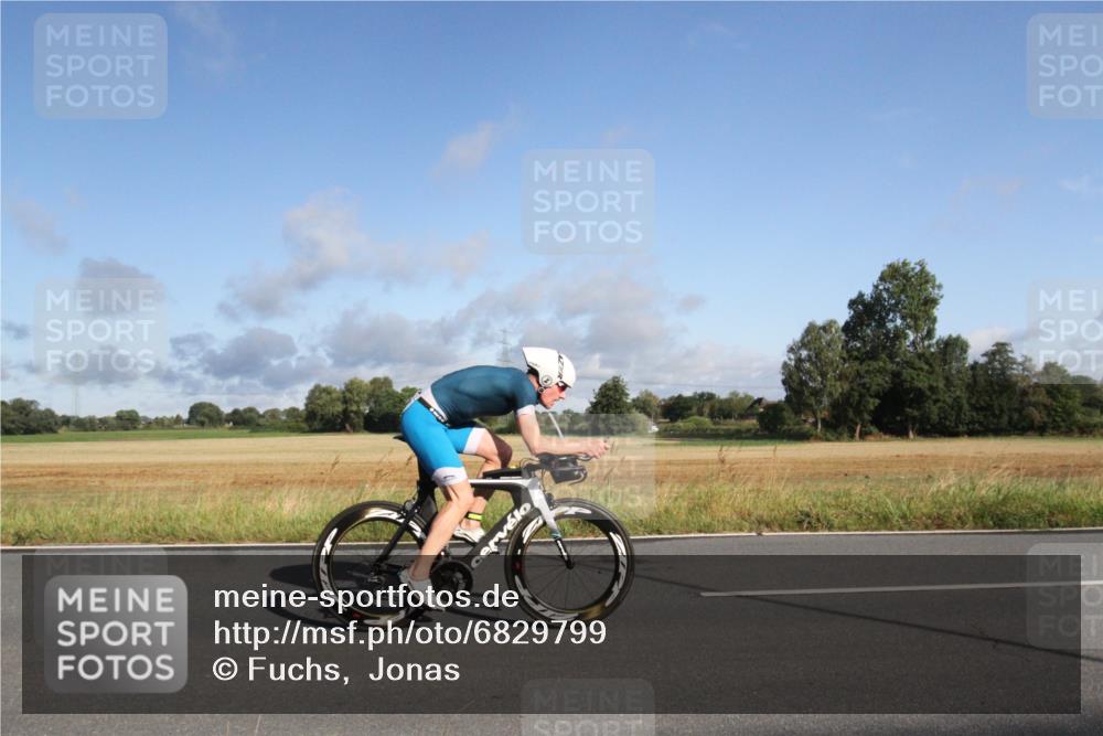 25.08.2024 - Elbe Triathlon Hamburg Fuchs,  Jonas http://msf.ph/oto/6829799 25.08.2024 09:14:33 Radfahren 90, 136, 403, 250 meine-sportfotos.de