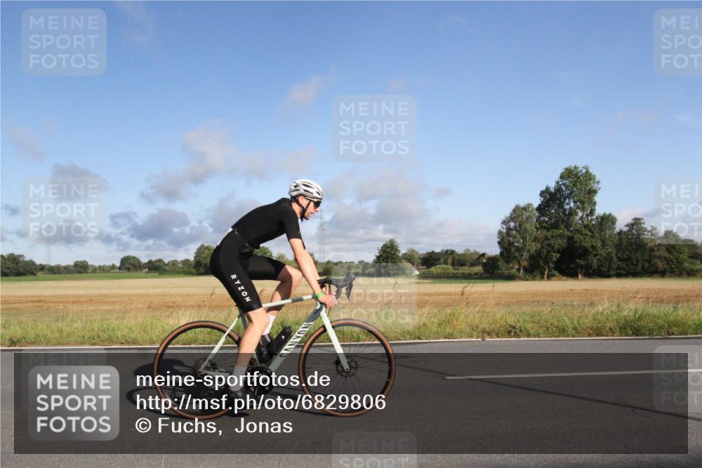 25.08.2024 - Elbe Triathlon Hamburg Fuchs,  Jonas http://msf.ph/oto/6829806 25.08.2024 09:14:34 Radfahren 90, 136, 403, 250 meine-sportfotos.de