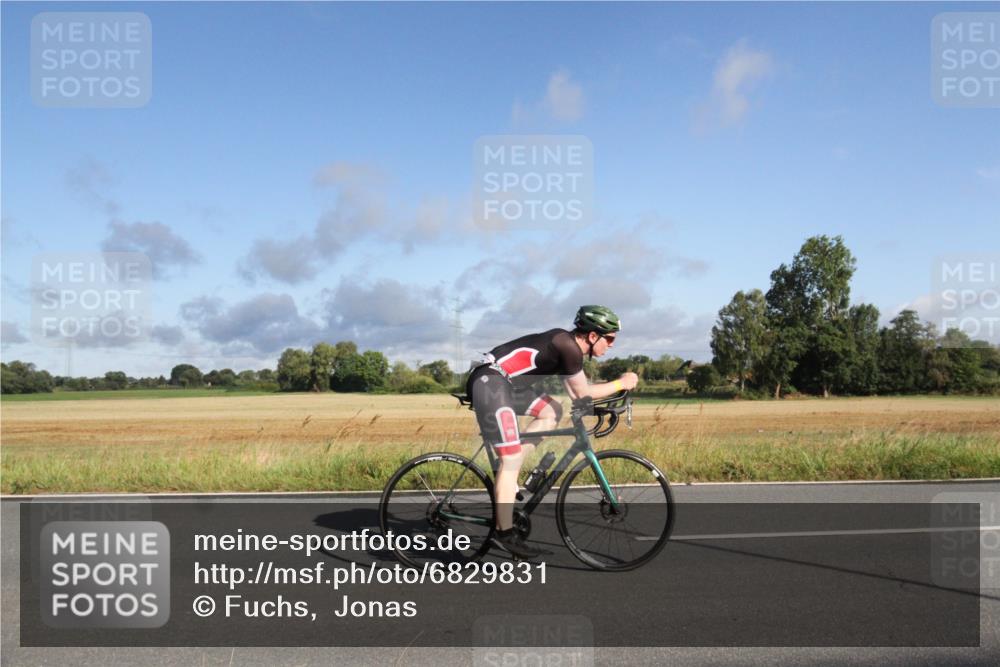 25.08.2024 - Elbe Triathlon Hamburg Fuchs,  Jonas http://msf.ph/oto/6829831 25.08.2024 09:14:58 Radfahren 63, 125, 170 meine-sportfotos.de