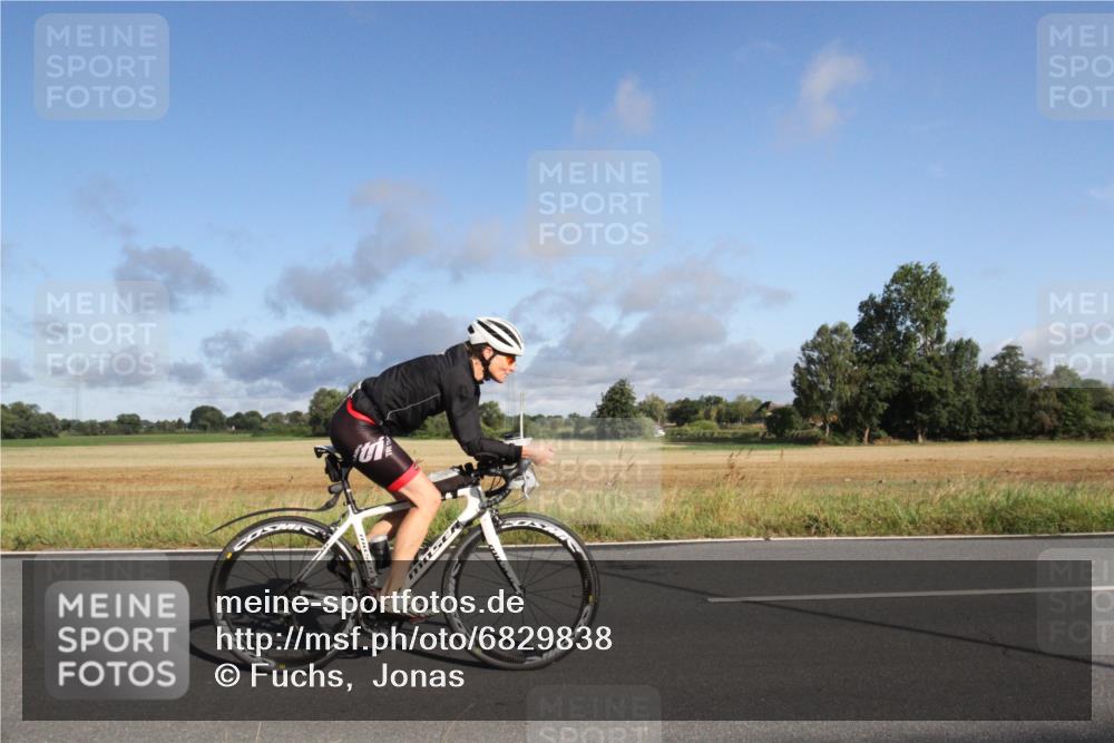 25.08.2024 - Elbe Triathlon Hamburg Fuchs,  Jonas http://msf.ph/oto/6829838 25.08.2024 09:14:58 Radfahren 63, 125, 170 meine-sportfotos.de