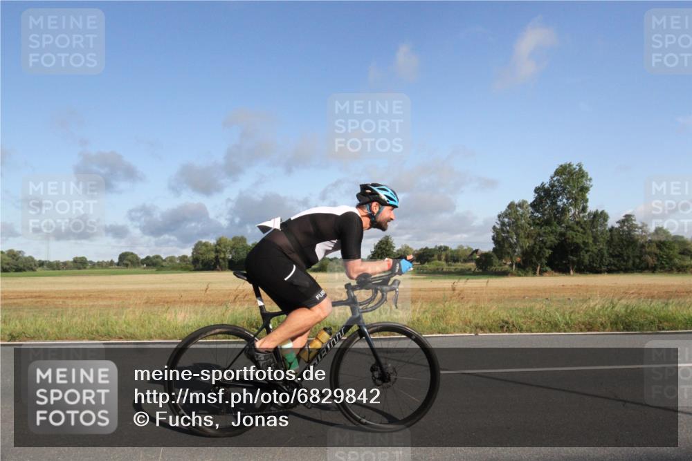 25.08.2024 - Elbe Triathlon Hamburg Fuchs,  Jonas http://msf.ph/oto/6829842 25.08.2024 09:15:01 Radfahren 63, 125, 170, 85 meine-sportfotos.de