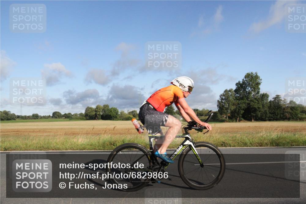 25.08.2024 - Elbe Triathlon Hamburg Fuchs,  Jonas http://msf.ph/oto/6829866 25.08.2024 09:15:18 Radfahren 442, 111 meine-sportfotos.de