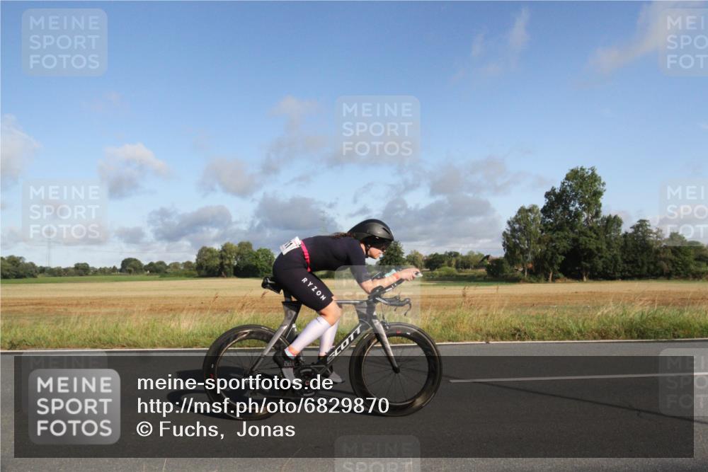 25.08.2024 - Elbe Triathlon Hamburg Fuchs,  Jonas http://msf.ph/oto/6829870 25.08.2024 09:15:20 Radfahren 442, 111, 146 meine-sportfotos.de