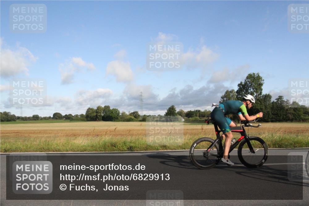 25.08.2024 - Elbe Triathlon Hamburg Fuchs,  Jonas http://msf.ph/oto/6829913 25.08.2024 09:15:49 Radfahren 66, 44, 223, 231, 82 meine-sportfotos.de