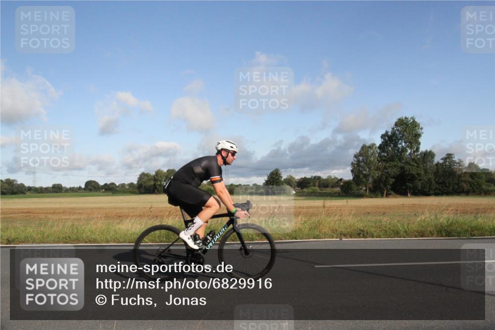 25.08.2024 - Elbe Triathlon Hamburg Fuchs,  Jonas http://msf.ph/oto/6829916 25.08.2024 09:15:49 Radfahren 66, 44, 223, 231, 82 meine-sportfotos.de
