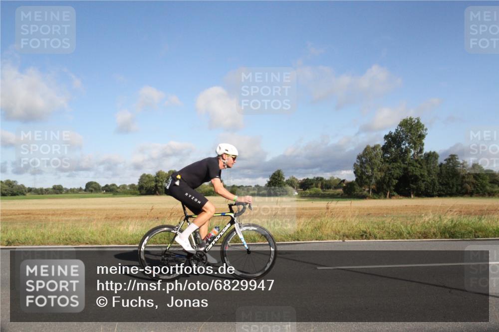 25.08.2024 - Elbe Triathlon Hamburg Fuchs,  Jonas http://msf.ph/oto/6829947 25.08.2024 09:16:08 Radfahren 133, 144, 249, 359 meine-sportfotos.de