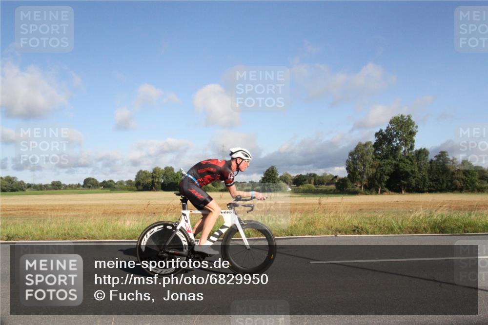25.08.2024 - Elbe Triathlon Hamburg Fuchs,  Jonas http://msf.ph/oto/6829950 25.08.2024 09:16:09 Radfahren 133, 144, 249, 359 meine-sportfotos.de