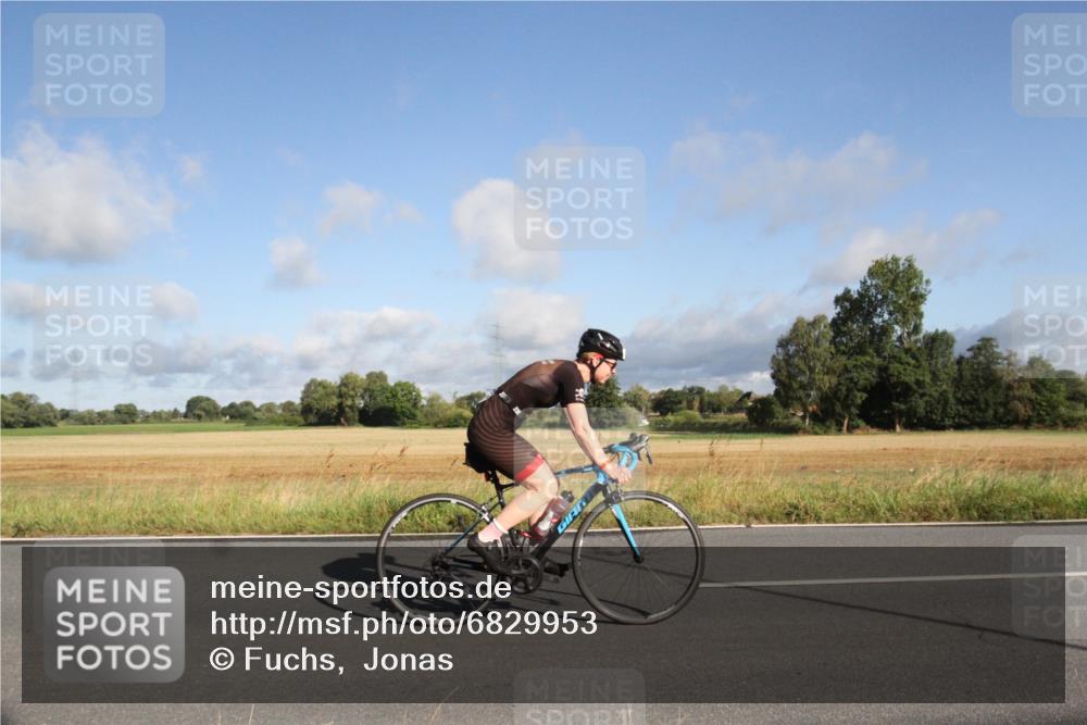 25.08.2024 - Elbe Triathlon Hamburg Fuchs,  Jonas http://msf.ph/oto/6829953 25.08.2024 09:16:16 Radfahren 177, 78, 181 meine-sportfotos.de