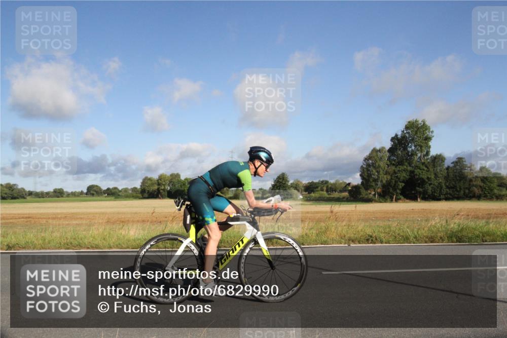 25.08.2024 - Elbe Triathlon Hamburg Fuchs,  Jonas http://msf.ph/oto/6829990 25.08.2024 09:16:32 Radfahren 72, 127, 118, 254, 123, 173, 314 meine-sportfotos.de