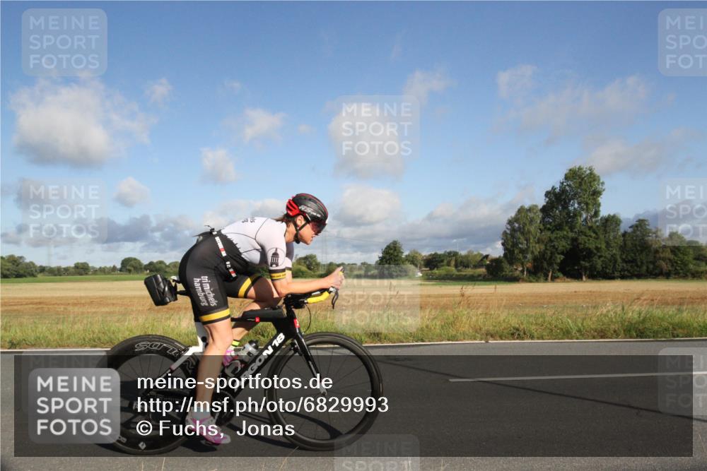 25.08.2024 - Elbe Triathlon Hamburg Fuchs,  Jonas http://msf.ph/oto/6829993 25.08.2024 09:16:33 Radfahren 72, 127, 118, 254, 123, 173, 314 meine-sportfotos.de
