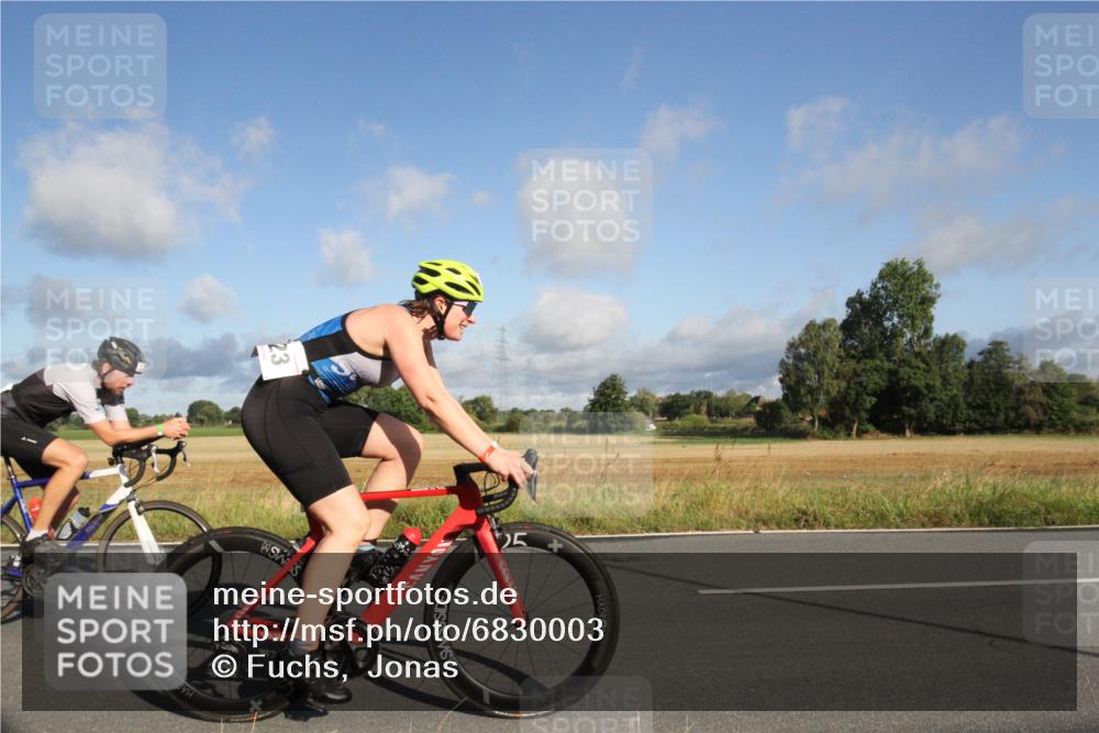 25.08.2024 - Elbe Triathlon Hamburg Fuchs,  Jonas http://msf.ph/oto/6830003 25.08.2024 09:16:35 Radfahren 127, 118, 254, 123, 173, 314 meine-sportfotos.de