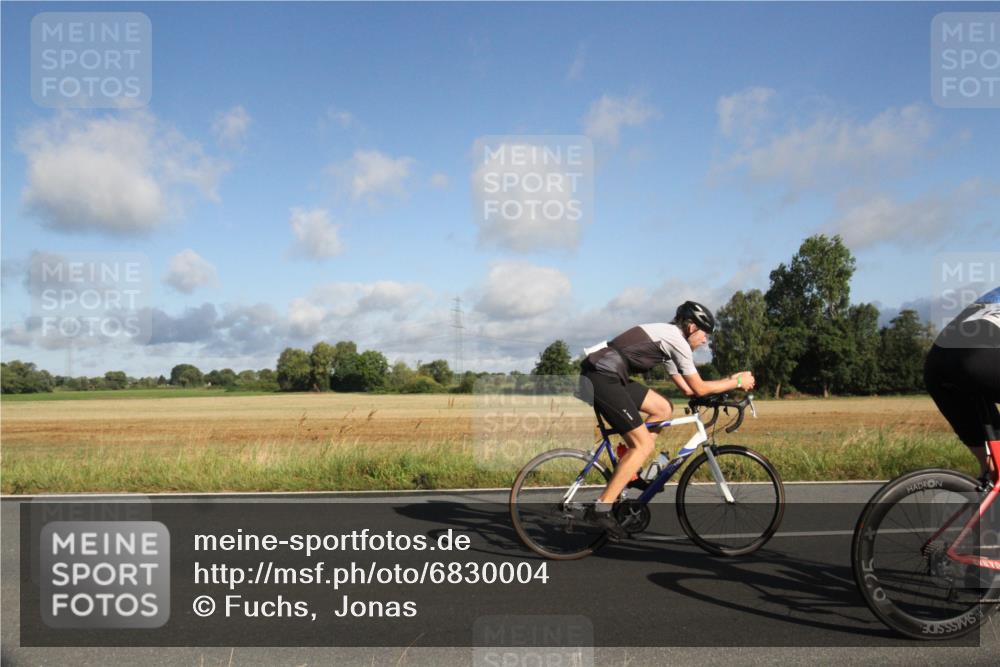 25.08.2024 - Elbe Triathlon Hamburg Fuchs,  Jonas http://msf.ph/oto/6830004 25.08.2024 09:16:35 Radfahren 127, 118, 254, 123, 173, 314 meine-sportfotos.de